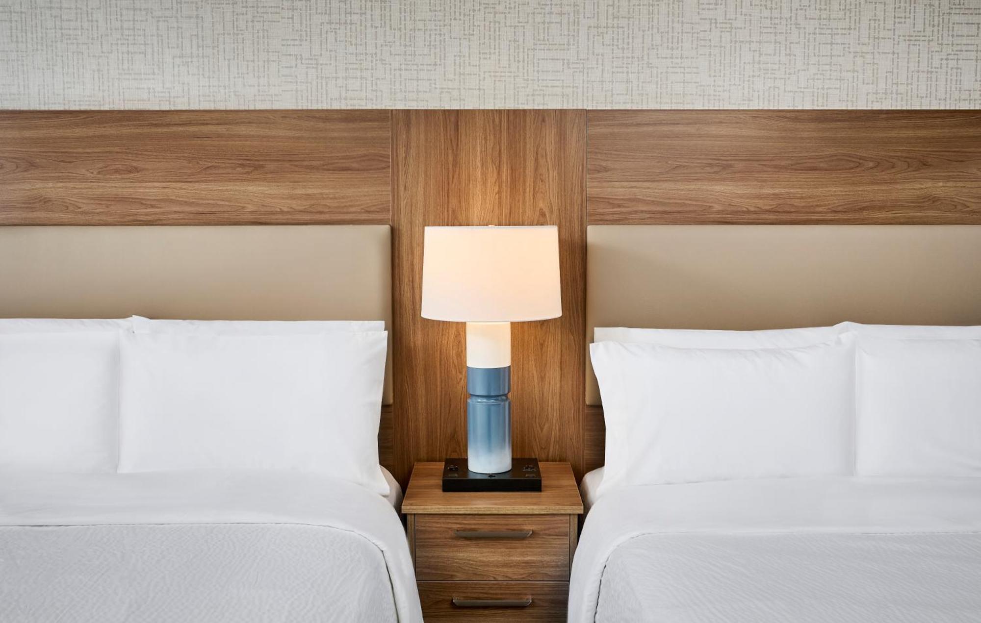 Candlewood Suites Burlington Conference Centre By Ihg Zewnętrze zdjęcie